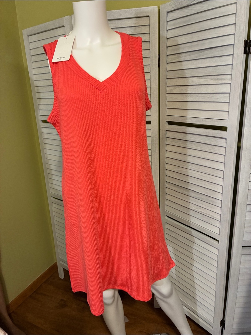 ANDRÉE BY UNIT Coral Ribbed V-Neck Knit Dress